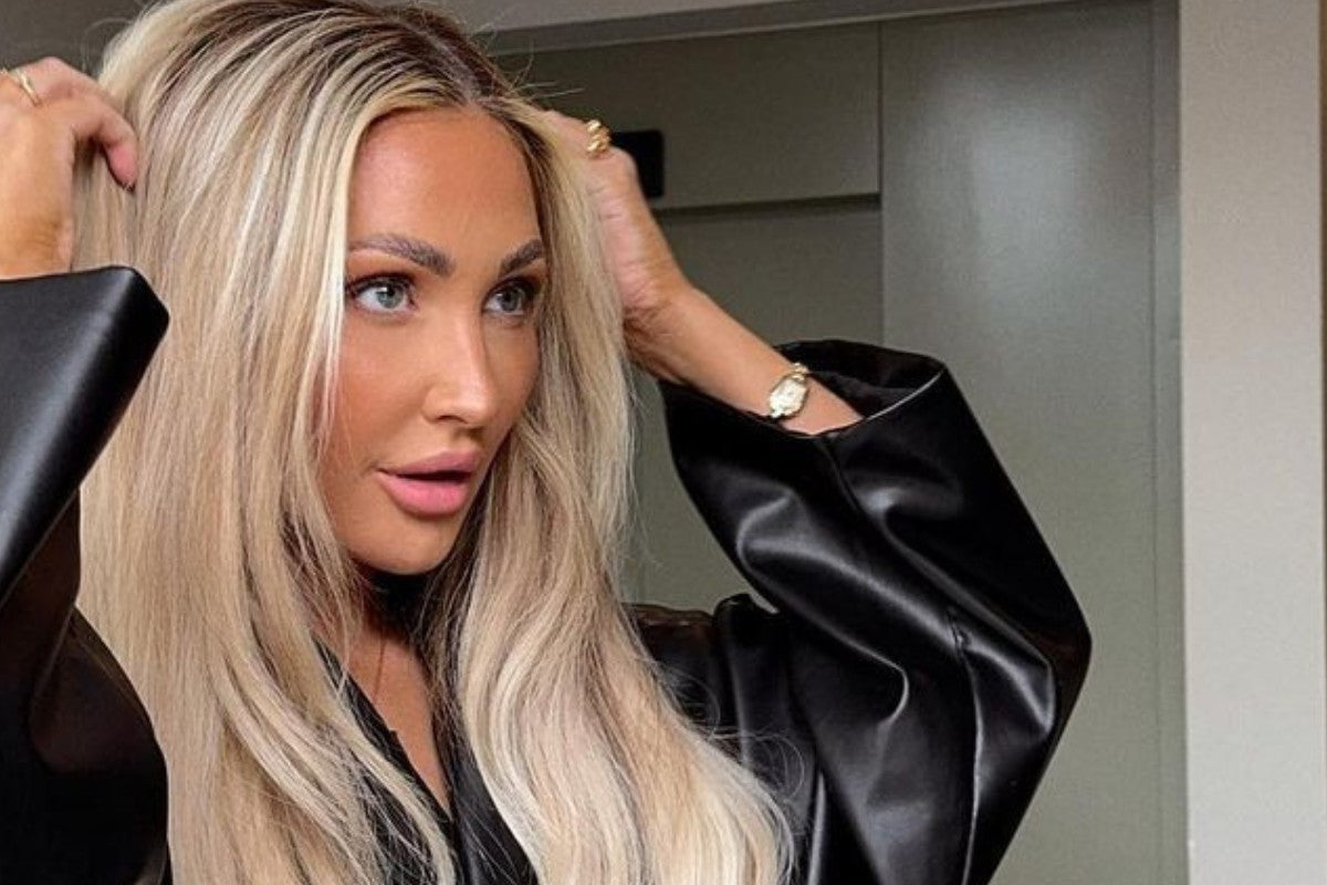 Johanna Öholm In BHBD tape extensions