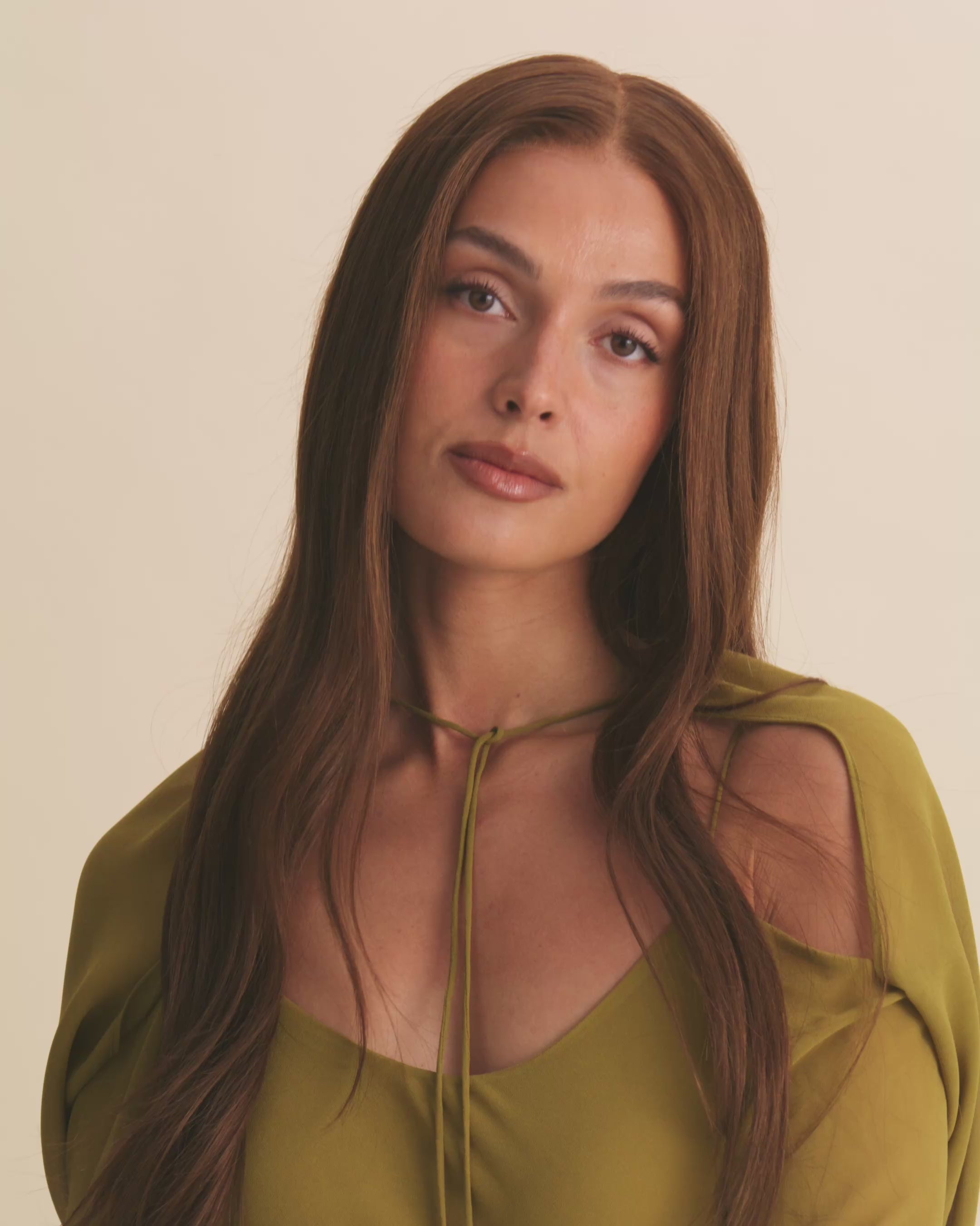 showing Arianna Wig – natural brown 50cm lace wig with caramel tones, hand-tied Remy hair and bleached knots for realistic parting. from different angles and close ups.