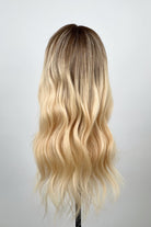 BHBD Vigorous peruk: 40cm, äkta blond balayage peruk. Hel spets, justerbar storlek. 100% Remy hår, handknuten. Naturligt utseende.